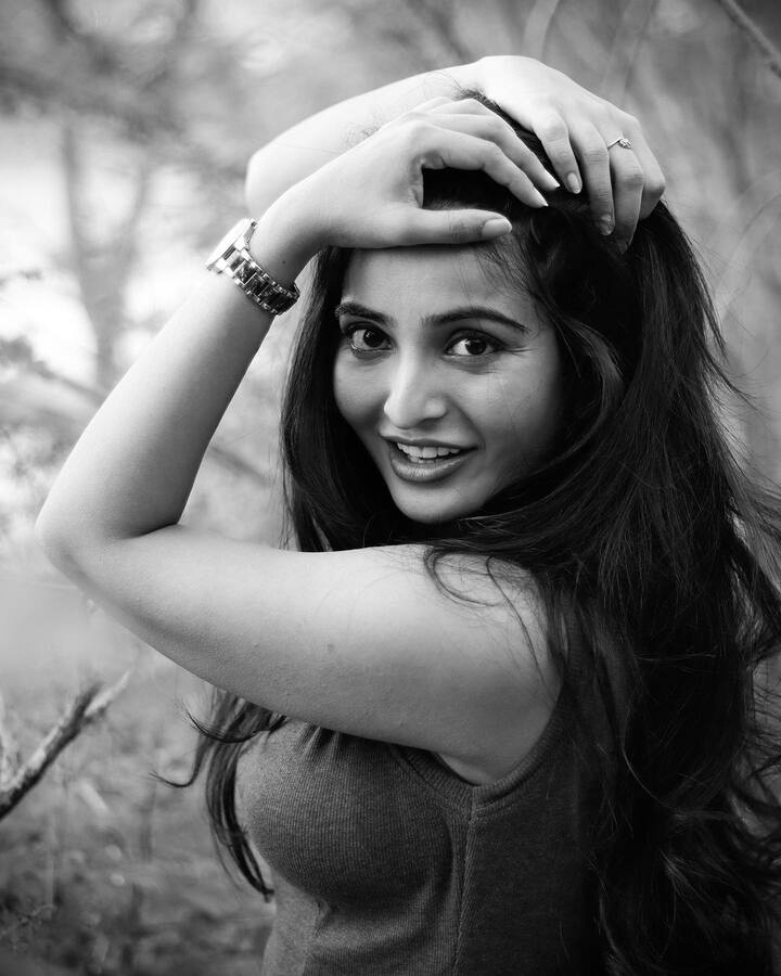 అనన్య నాగళ్ల అందమైన ఫోటోలు (Image Credit: Ananya Nagalla/Instagram)