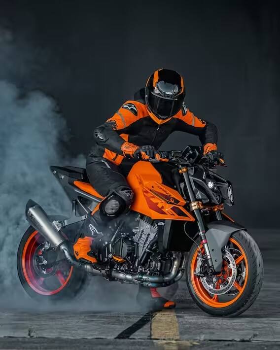 તે Kawasaki Ninja ZR1000, Suzuki GSX S1000, Honda CB1000R અને યામાહા FZ1 જેવી સ્પોર્ટ્સ બાઈક્સ સાથે પેર કરવામાં આવશે જે સ્થાનિક બજારમાં પહેલેથી જ હાજર છે.