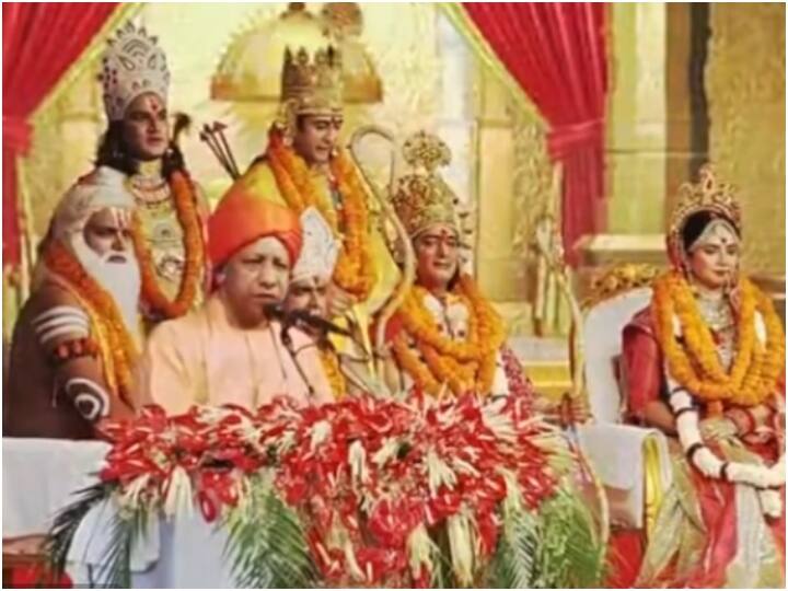 cm yogi adityanath and governor anandi ben patel attended Deepotdav 2023 program in ayodhya Deepotsav 2023: दीपोत्सव कार्यक्रम में अयोध्या पहुंचे सीएम योगी, बोले- 'यह समाज को जोड़ने का है आयोजन'