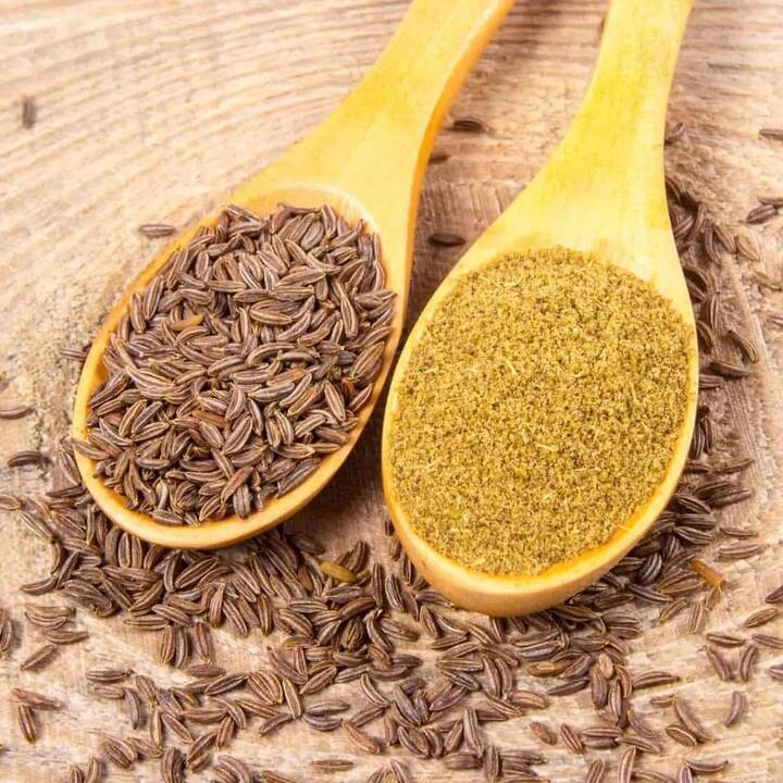 ਧਿਆਨ ਰੱਖੋ, ਜੀਰੇ ਨੂੰ ਤਹਿਸ਼ੁਦਾ ਮਾਤਰਾ ਵਿਚ ਹੀ ਪਾਓ ਕਿਉਂਕਿ ਇਸ ਦੇ ਜ਼ਿਆਦਾ ਹੋਣ ਨਾਲ ਪ੍ਰਭਾਵ ਉਲਟਾ ਵੀ ਹੋ ਸਕਦਾ ਹੈ। ਕਿਸੇ ਵੀ ਨੁਸਖੇ ਨੂੰ ਅਪਣਾਉਣ ਤੋਂ ਪਹਿਲਾਂ ਡਾਕਟਰੀ ਸਲਾਹ ਜ਼ਰੂਰ ਲਓ।