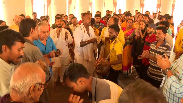 শতাব্দী প্রাচীন ভবতারিণীর মন্দির। আর এই মন্দিরকে আষ্টেপৃষ্টে জড়িয়ে রয়েছে নানা অজানা ইতিহাস।