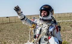 Felix Baumgartner: মরণঝাঁপ বলে ধরে নিয়েছিলেন অনেকে, মহাশূন্য থেকে লাফ দিয়ে দিব্যি রয়েছেন ইনি