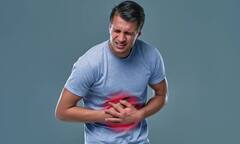 सणासुदीच्या काळात जास्त खाल्ल्याने गॅस आणि बद्धकोष्ठतेचा त्रास होत असेल तर काही मिनिटांत 'असा' आराम मिळेल