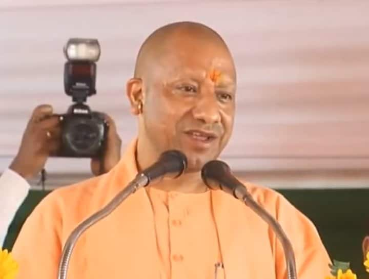 CM Yogi Adityanath celebrated diwali 2023 in Vantangiya village and said this is Ram Rajya Diwali 2023: 'यही रामराज्य है...', सीएम योगी दिवाली मनाने पहुंचे वनटांगिया गांव, दी करोड़ों की सौगात