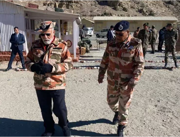 pm narendra modi arrives in himachal pradesh lepcha to celebrate diwali with indian army Diwali 2023:  ਸੁਰੱਖਿਆ ਬਲਾਂ ਨਾਲ ਦੀਵਾਲੀ ਮਨਾਉਣ ਲਈ PM ਮੋਦੀ ਪਹੁੰਚੇ ਹਿਮਾਚਲ ਪ੍ਰਦੇਸ਼