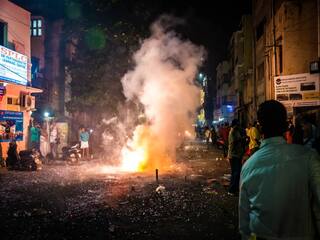 Diwali 2023: பட்டாசு நேரம்.. விதிமீறியதால் 2095 வழக்குகள்.. தமிழ்நாடு காவல்துறை அதிரடி!