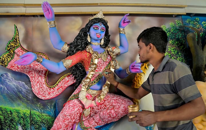 image 1aআজ রাজ্যজুড়ে শক্তির আরাধনা।