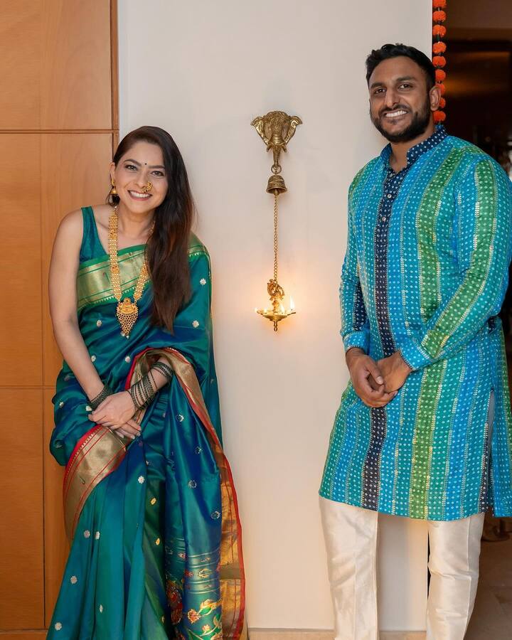 सोनालीनं नुकतेच खास फोटो शेअर करुन चाहत्यांना दिवाळीच्या शुभेच्छा दिल्या आहेत.