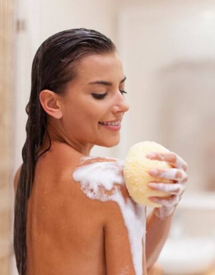 ਆਪਣੇ ਸਰੀਰ ਦੇ ਹਿਸਾਬ ਨਾਲ ਪਾਣੀ ਦੀ ਚੋਣ ਕਰੋ। ਜੇਕਰ ਤੁਹਾਡਾ ਸਰੀਰ ਪਿੱਤ ਹੈ ਤਾਂ ਨਹਾਉਣ ਲਈ ਠੰਡੇ ਪਾਣੀ ਦੀ ਵਰਤੋਂ ਕਰੋ ਅਤੇ ਜੇਕਰ ਤੁਹਾਨੂੰ ਜ਼ਿਆਦਾ ਬਲਗਮ ਦੀ ਸਮੱਸਿਆ ਹੈ ਤਾਂ ਗਰਮ ਪਾਣੀ ਦੀ ਵਰਤੋਂ ਕਰੋ।