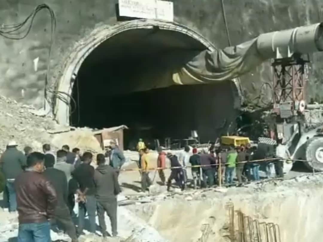 Under-Construction Tunnel Collapses In Uttarakhand, 36 Workers Feared Trapped ఉత్తరాఖండ్‌లో ఘోర ప్రమాదం, కుప్ప కూలిన సొరంగం - శిథిలాల కింద 36 మంది కార్మికులు