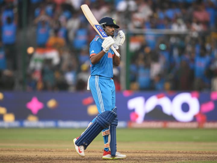 Shreyas Iyer became 3rd Indian to make hundred in World Cup on number-4 sports news Shreyas Iyer: विश्व कप कप में चार नंबर पर शतक लगाने वाले तीसरे भारतीय बने श्रेयस अय्यर, नीदरलैंड्स के खिलाफ किया कमाल