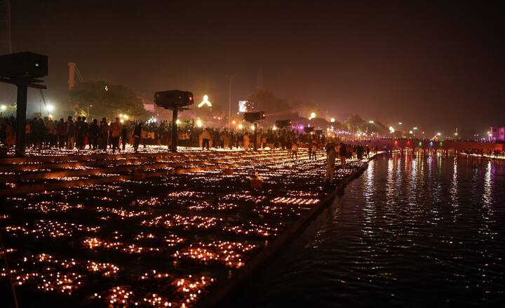 આ 24 લાખ દીપક પ્રકટાવી ફરી એકવાર અયોધ્યામાં ગીનેસ બુક ઓફ વર્લ્ડ રેકોર્ડઝમાં સ્થાન પ્રાપ્ત કરશે. ગત વર્ષે પણ 15.76 લાખ દીપક સરયુના તટે પ્રકટાવાતાં તેને ગિનેસ બુક ઓફ વર્લ્ડ રેકોર્ડઝમાં સ્થાન મળ્યું હતું.