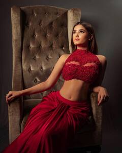 Rasha Thadani Photo: રેડ આઉટફીટમાં રાશા થડાનીનો જોવા મળ્યો જલવો,જુઓ રવિનાની લાડલીની તસવીરો