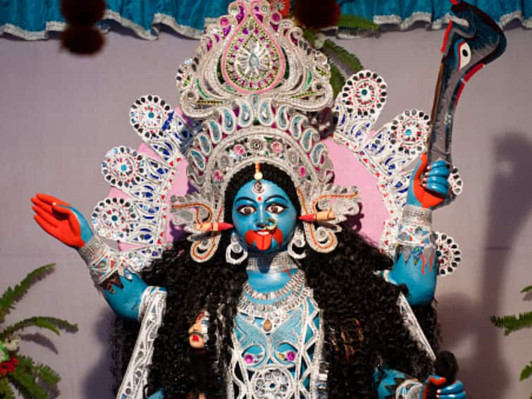 Kali Puja 2023: A Glimpse Of Krishna And Kali In The Same Deity At ...