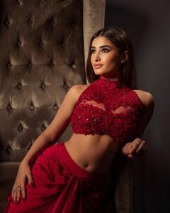 Rasha Thadani Photo: રેડ આઉટફીટમાં રાશા થડાનીનો જોવા મળ્યો જલવો,જુઓ રવિનાની લાડલીની તસવીરો