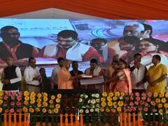 गोरखपुर: वनटांगिया गांव में CM योगी ने दिया दिवाली गिफ्ट, कहा- वंचितों को अधिकार और सुविधा मिलना रामराज्य