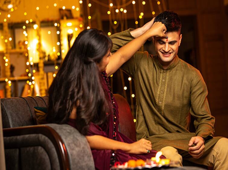 Bhai Dooj 2023: Wishes Messages And Quotes That You Can Share With Your Brothers Sisters Siblings Bhai Dooj 2023: Wishes, Messages & Quotes That You Can Share With Your Siblings