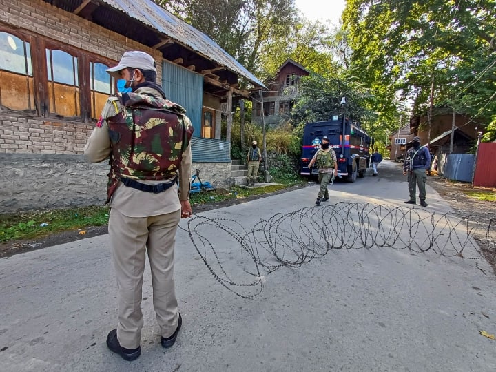 Jammu And Kashmir News Police IED Bomb Kishtwar Difused Major Tragedy Averted As Officials Detect 2 KG IED in J-K's Kishtwar