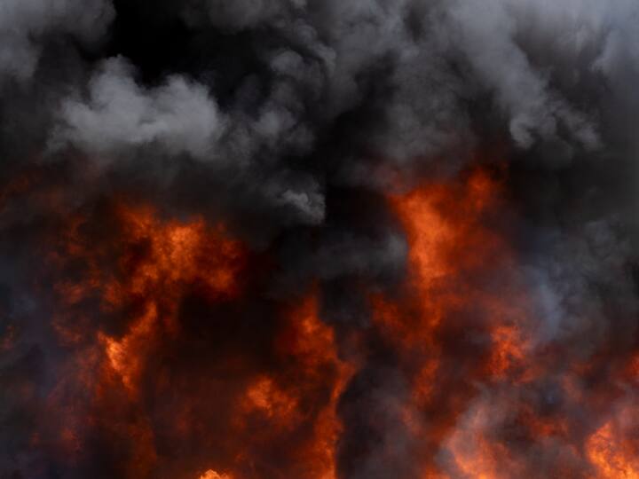 Hyderabad godown fire many people died including 2 women Hyderabad Fire: हैदराबाद की केमिकल गोदाम में लगी आग, 2 महिलाओं समेत 6 लोगों की मौत, सीएम केसीआर ने व्यक्त किया शोक