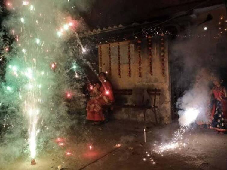 air pollution increase in chennai due to diwali festival crackers Chennai Pollution: காலை முதல் இரவு வரை வெடித்த பட்டாசுகள்.. எகிறிய காற்று மாசுபாடு.. பொதுமக்கள் அவதி