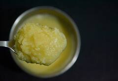 Ghee Skin Care : நெற்றிச் சுருக்கம் இருக்கா? சருமம் வறண்டு போகுதா? நெய்யில் இவ்வளவு மேஜிக் இருக்கா?