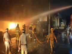 சென்னை அருகே பயங்கர தீ விபத்து.. புகை மண்டலமாக காட்சியளித்த பகுதிகள்..