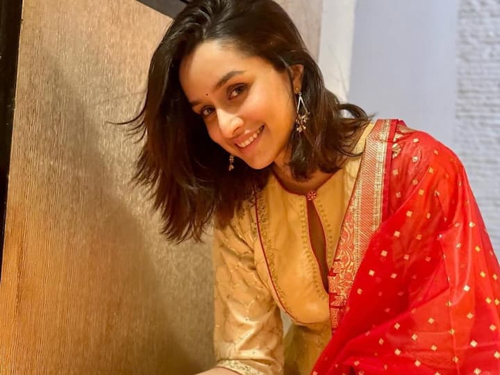 Shraddha Kapoor Photos : దీపావళి వేడుకల్లో ఆషికి.. ఫోటోలతో పోగొడుతోంది మతి