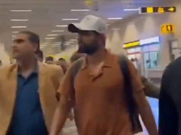 वर्ल्ड कप में खराब प्रदर्शन के बावजूद कप्तान बाबर आजम का पाकिस्तान में जोरदार स्वागत!