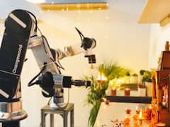 అమ్మవారికి రోబో హారతులు, సోషల్ మీడియాలో వైరల్