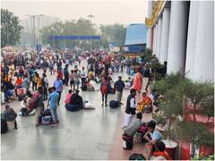 Chhath Puja 2023: नई दिल्ली रेलवे पर दिखी भारी भीड़, फेस्टिवल स्पेशल ट्रेनों के बावजूद भी यात्री परेशान
