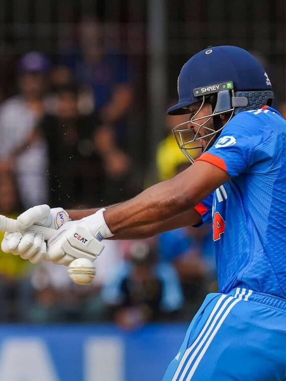 అద్భుతమైన రికార్డు సాధించిన అయ్యర్ - సచిన్, యువీల తర్వాతి స్థానంలో!