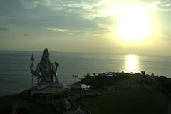 Shiv Puja : শিবপুজোয় বেলপাতা কেন এত গুরুত্বপূর্ণ? না পেলে কী করবেন?