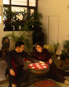 Parineeti Chopra Diwali Pics:  शादी के बाद पहली दिवाली पर पति संग रोमांटिक हुईं परिणीति चोपड़ा, राघव को किया किस