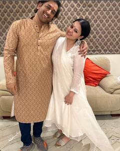 MS Dhoni Diwali Celebration: ਐੱਮ.ਐੱਸ.ਧੋਨੀ ਦੇ ਦੀਵਾਲੀ ਜਸ਼ਨ ਦਾ ਹਿੱਸਾ ਬਣੇ ਰਿਸ਼ਭ ਪੰਤ, ਸਾਕਸ਼ੀ ਧੋਨੀ ਨੇ ਖਿੱਚਿਆ ਧਿਆਨ