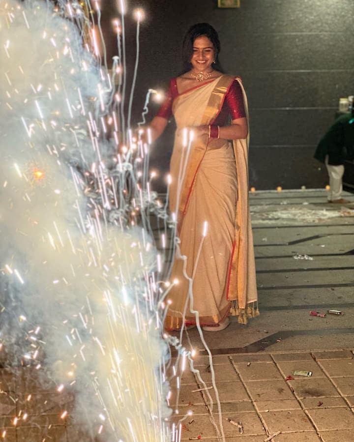 వైష్ణవి చైతన్య అందమైన ఫోటోలు (Image credit: Vaishnavi Chaithanya/instagram)