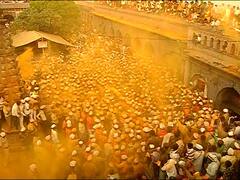 तळी, भंडाऱ्याची उधळण, अलोट गर्दी; जेजुरीत सोमवती यात्रेचा उत्साह, खंडेरायाच्या दर्शनासाठी राज्याच्या कानाकोपऱ्याती भक्तांची रिघ