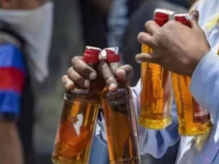 Delhi Alcohol Sale 37% more liquor sold  in Delhi on Diwali compared to 2022 Delhi Alcohol Sale: Diwali पर दिल्ली में Liquor की जमकर हुई बिक्री, 2022 की तुलना में इस बार कितना हुआ इजाफा