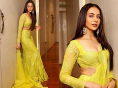Rakul Preet Singh Photos : ’மஞ்ச காட்டு மைனா..’ நடிகை ரகுல் ப்ரீத் சிங்கின் க்யூட் புகைப்படங்கள்..!
