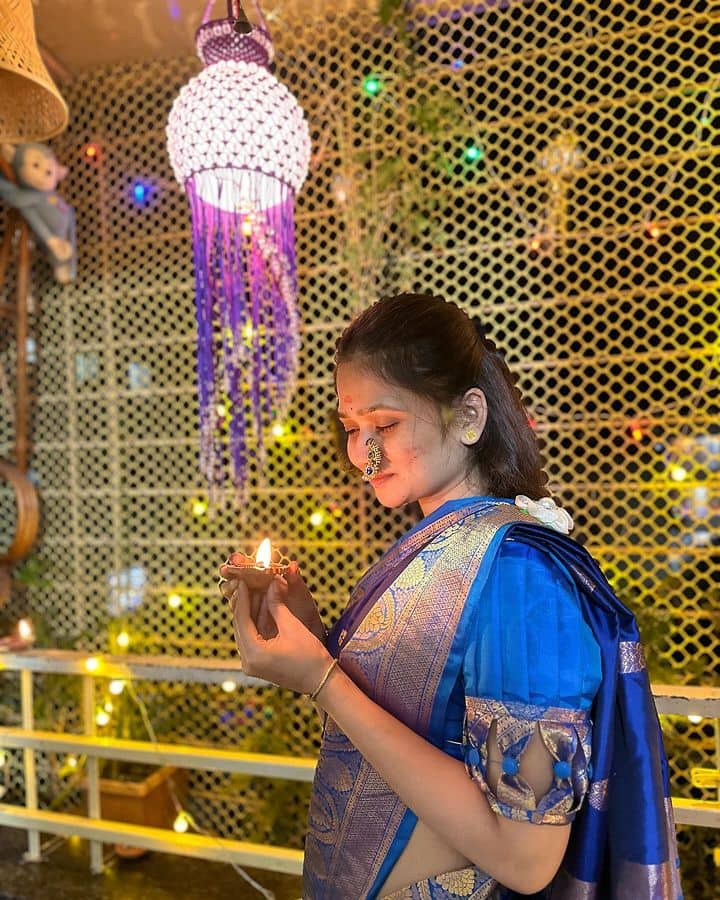 'सबसे कातील गौतमी पाटील' आपल्या हटके अदांमुळे अल्पावधीतच चांगलीच लोकप्रिय झाली आहे.