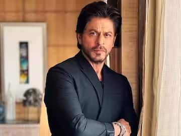 आपको बता दें कि, हाल ही में शाहरुख खान ने अपना 58वां जन्मदिन मनाया था. इस उम्र के पड़ाव पर पहुंचने के बाद भी उनकी एक से बढ़कर एक दमदार फ़िल्में देखने को मिल रही हैं.