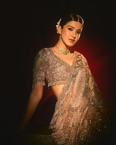 PHOTO: शनाया कपूरचा दिवाळी स्पेशल लूक तुम्हालाही आवडेल!