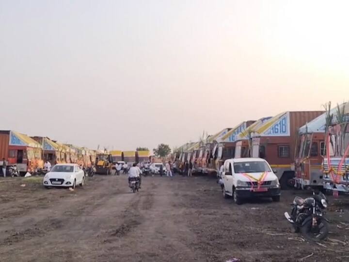 तर, 150 कंटेनर माल वाहतुकीच्या निमित्ताने देशाच्या विविध भागांत असल्यामुळे त्यांनी आपापल्या सोयीप्रमाणे लक्ष्मीपूजन केले.