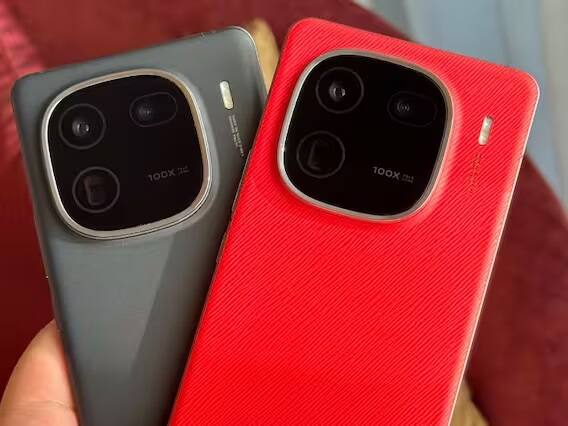 IQએ ચીનમાં iQOO 12 અને iQOO 12 Pro સ્માર્ટફોન લૉન્ચ કર્યા છે. કંપની ભારતમાં તેનું બેઝ મૉડલ જ લૉન્ચ કરશે. તમે એમેઝૉન દ્વારા સ્માર્ટફોન ખરીદી શકશો.