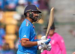 Rohit Sharma : বিশ্বের প্রথম ব্যাটার হিসেবে টানা ২ বিশ্বকাপে ৫০০-র বেশি রান, রোহিতের ঝুলিতে রেকর্ডের ফুলঝুরি
