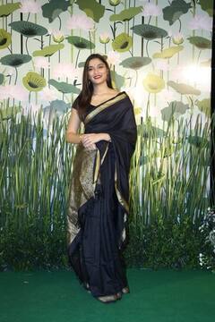 Diwali 2023: बहन अर्पिता की दिवाली पार्टी में ‘टाइगर’ ने ली ग्रैंड एंट्री..तो सौतेली मां हेलन संग पहुंचे सोहेल, देखिए बाकी सेलेब्स का लुक