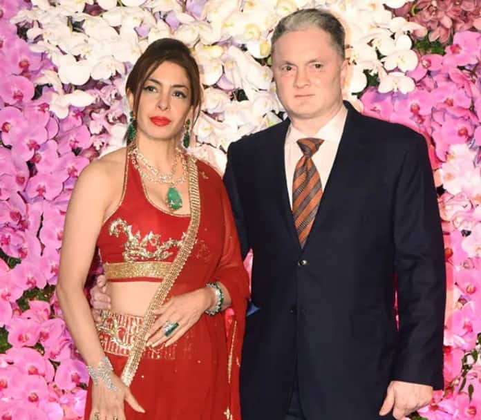 In Photos: Know who is Gautam Singhania wife Nawaz Modi and what she doing  | Gautam Singhania Wife: જાણો કોણ છે ગૌતમ સિંઘાનિયાની પત્ની નવાઝ મોદી? 32  વર્ષના સંબંધનો આવ્યો અંત
