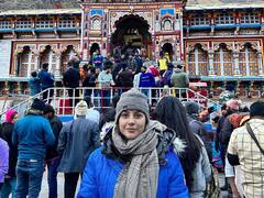 PHOTO: शहनाज गिल पोहोचली बद्रीनाथ धामला, अभिनेत्रीचा सुंदर फोटो व्हायरल!