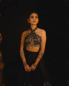 Priya Prakash Varrier: ఎక్స్‌పోజింగ్‌కు సై అంటున్న మలయాళ కుట్టి