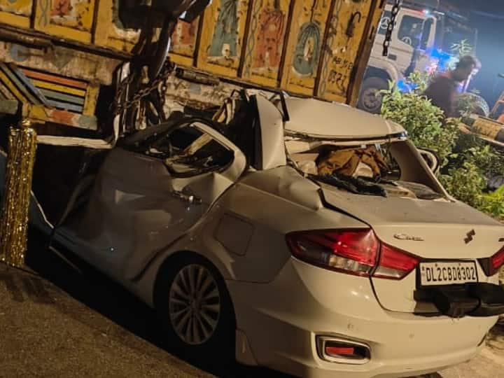 Muzaffarnagar accident six people died in Car and truck collision in UP ann Muzaffarnagar Accident: मुजफ्फरनगर में भीषण सड़क हादसे में 6 की मौत, ट्रक के नीचे घुसी कार