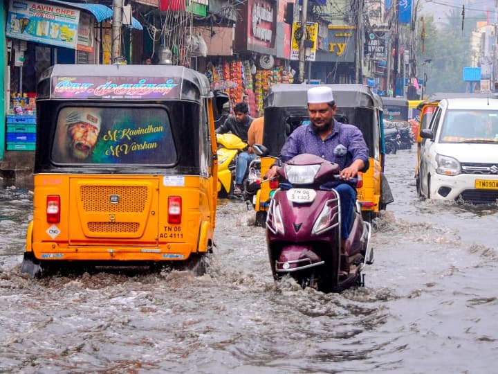 IMD Alert due to heavy rains in Tamil Nadu holiday declared in Thiruvallur Chennai and other districts Tamil Nadu Rain: तम‍िलनाडु में भारी बारिश, इन ज‍िलों के स्‍कूल-कॉलेजों की छुट्टी, मौसम विभाग ने दिया ताजा अपडेट
